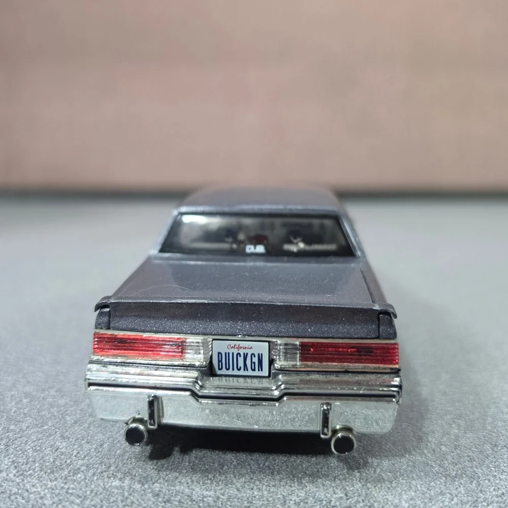Jada Toys DUB City 1987 Buick Grand National 1/24 Custom Diecast Car
